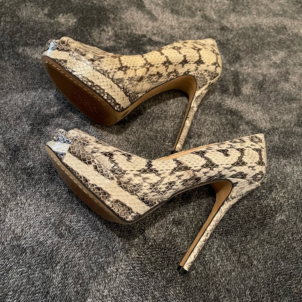 High heels 👠